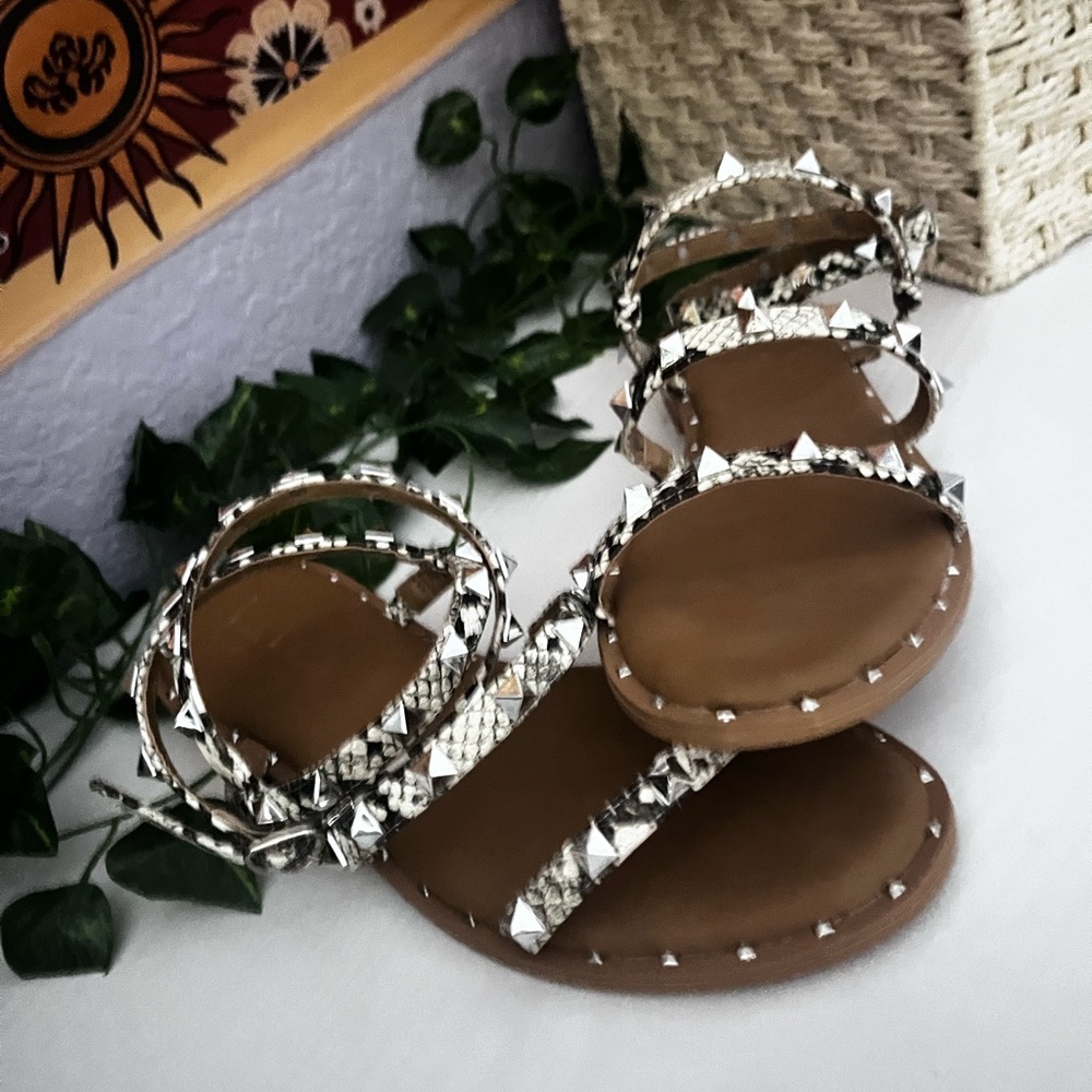 Nicole Miller New York Diamond Sandals Size 7 1/2 Snake Pattern.
